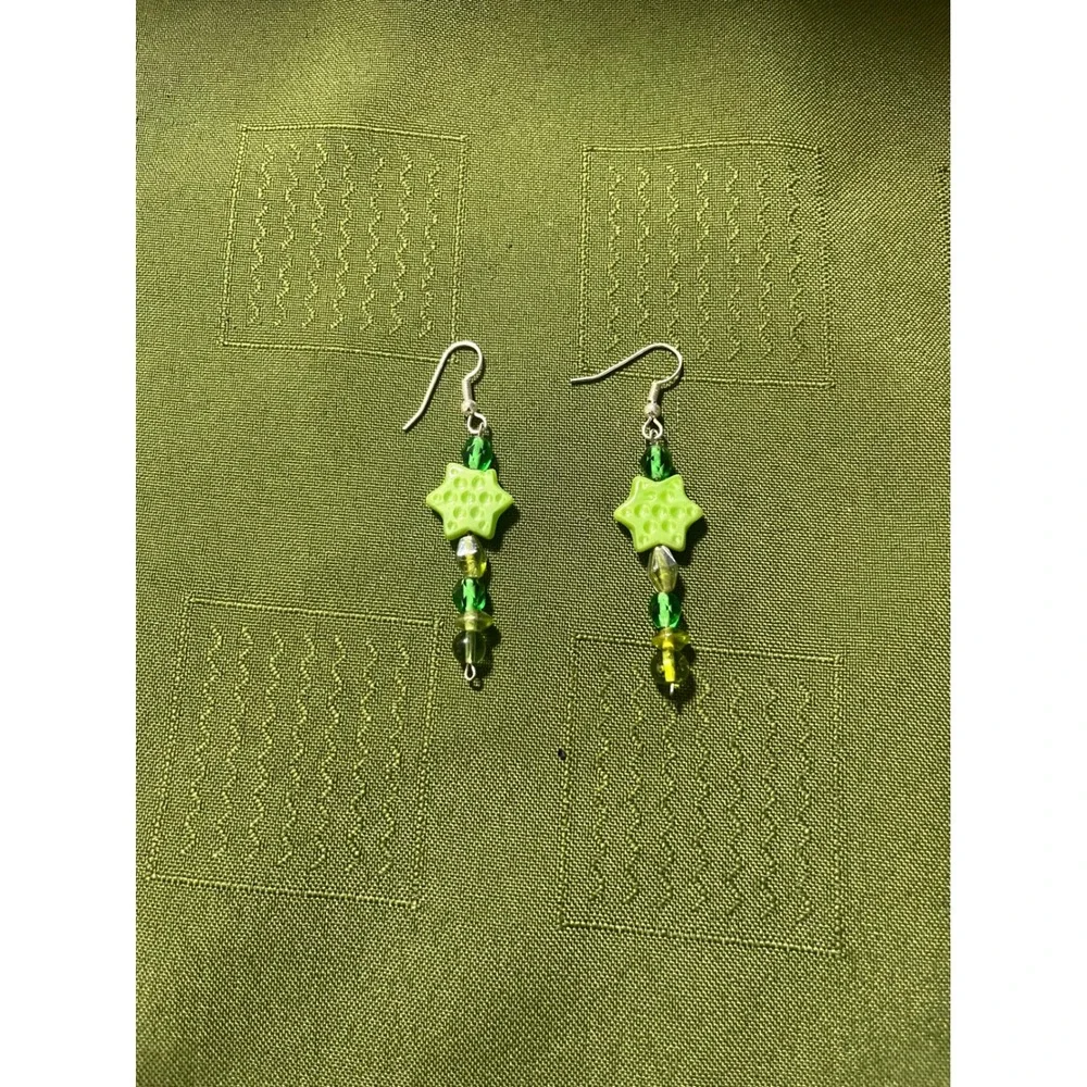 Handmade Lime Green Star Beaded Drop Dangle Earrings Silver Tone Fishhook